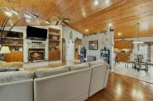 10044 W Sargent Rd, Fowlerville, MI 48836 - Photo 8