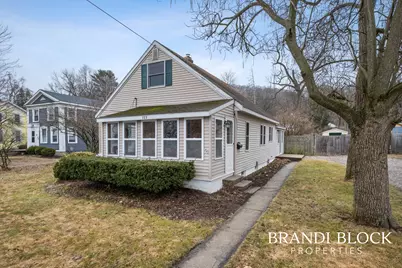 723 N Washington Street, Lowell, MI 49331 - Photo 2