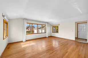 576 Golfview Blvd, Birmingham, MI 48009 - Photo 18