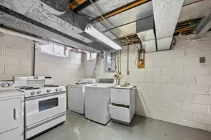 576 Golfview Blvd, Birmingham, MI 48009 - Photo 32