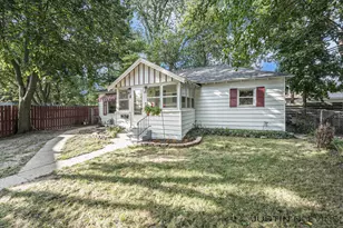 483 Kenwood Street NE, Grand Rapids, MI 49505 - Photo 2