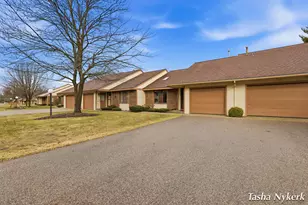 461 Cherry Ln, Holland, MI 49424 - Photo 2