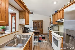 461 Cherry Ln, Holland, MI 49424 - Photo 18