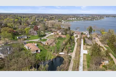 2330 N Pine Center Drive, West Bloomfield, MI 48323 - Photo 58