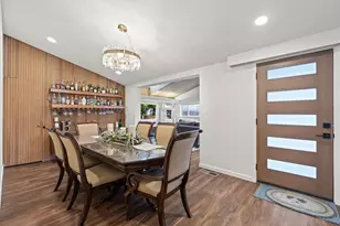 2330 N Pine Center Dr, West Bloomfield, MI 48323 - Photo 22