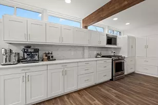 2330 N Pine Center Dr, West Bloomfield, MI 48323 - Photo 12
