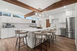 2330 N Pine Center Dr, West Bloomfield, MI 48323 - Photo 8