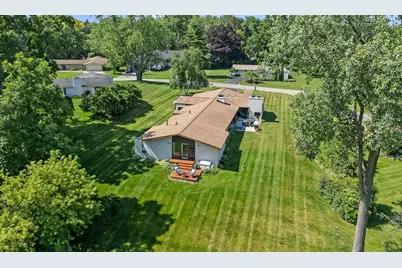 2330 N Pine Center Drive, West Bloomfield, MI 48323 - Photo 44