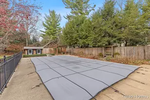 635 N Linden St, Marshall, MI 49068 - Photo 38