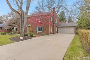 635 N Linden St, Marshall, MI 49068 - Photo 4