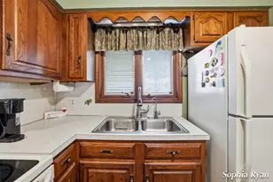 4425 N Valley Dr NE, Grand Rapids, MI 49525 - Photo 4