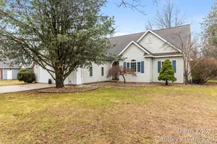 1816 Tiffany Shores Ct, Holland, MI 49424 - Photo 2