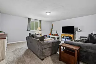 581 Cygnet Lake Dr, Benton Harbor, MI 49022 - Photo 14