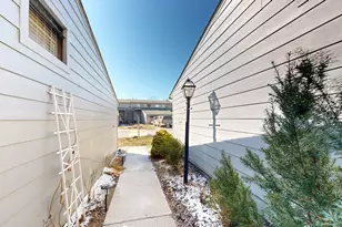 734 Peninsula Ct, Ann Arbor, MI 48105 - Photo 4