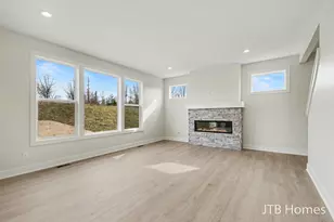 5911 Valley Point Dr SE, Caledonia, MI 49316 - Photo 4