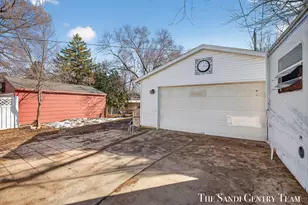 1322 Waverly Ave, Grand Haven, MI 49417 - Photo 34