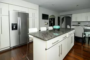 3242 Salem Dr, Rochester Hills, MI 48306 - Photo 2