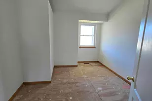 9027 Clover Dr, Milan, MI 48160 - Photo 14