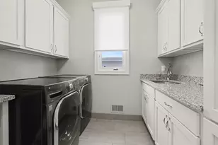 484 Park St, Birmingham, MI 48009 - Photo 68