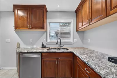 21519 Willow Wisp Street, Saint Clair Shores, MI 48082 - Photo 10