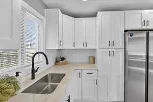 22002 Fenster St, Belleville, MI 48111 - Photo 16