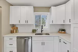 22002 Fenster St, Belleville, MI 48111 - Photo 24