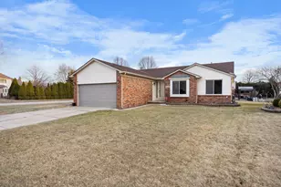 13468 Mair Dr, Sterling Heights, MI 48313 - Photo 4