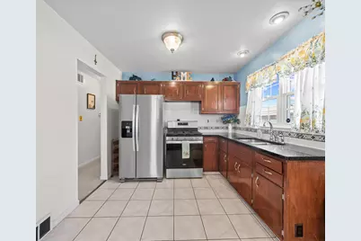 29726 Red Cedar Drive, Flat Rock, MI 48134 - Photo 8