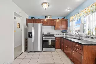 29726 Red Cedar Dr, Flat Rock, MI 48134 - Photo 8