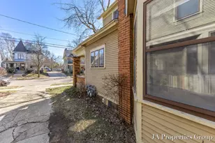 921 Fairmount St SE, Grand Rapids, MI 49506 - Photo 6