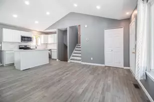 8650 Cedar Ct, Ypsilanti, MI 48198 - Photo 6