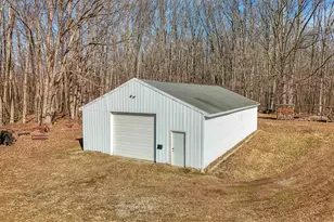 2722 Woodsview Dr, Hillsdale, MI 49242 - Photo 14