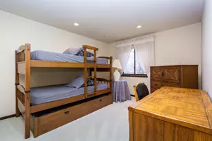 22175 Wingate Ct, Farmington, MI 48335 - Photo 32