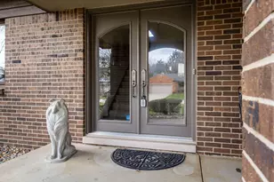 22175 Wingate Ct, Farmington, MI 48335 - Photo 4