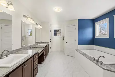 451 Oak Arbor Circle E, Rochester, MI 48306 - Photo 22