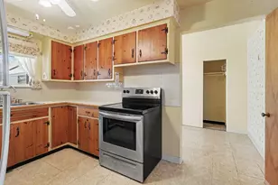 8132 Mayfield St, Portage, MI 49002 - Photo 6