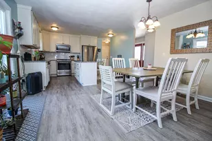 708 Wilshire Dr, Sturgis, MI 49091 - Photo 2