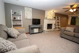 708 Wilshire Dr, Sturgis, MI 49091 - Photo 32