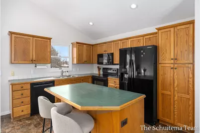 2860 104th Avenue, Zeeland, MI 49464 - Photo 14