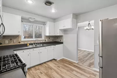 640 W Girard Avenue, Madison Heights, MI 48071 - Photo 16