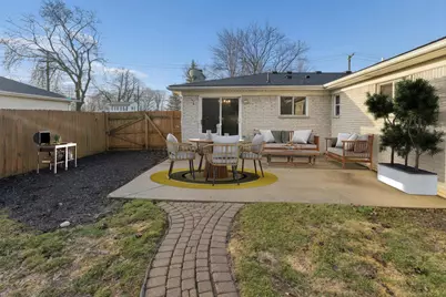 640 W Girard Avenue, Madison Heights, MI 48071 - Photo 40
