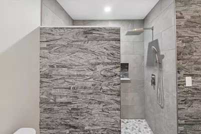 640 W Girard Avenue, Madison Heights, MI 48071 - Photo 32