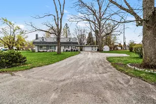 709 New William St, Ludington, MI 49431 - Photo 4