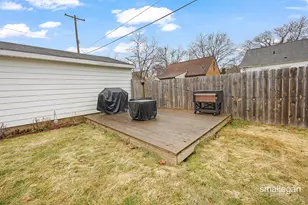 1811 Fremont Ave NW, Grand Rapids, MI 49504 - Photo 32