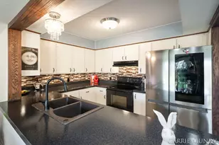 300 Farington Blvd, Holland, MI 49423 - Photo 10