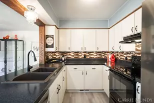 300 Farington Blvd, Holland, MI 49423 - Photo 14