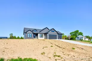 4596 Winding Crk Ln, Zeeland, MI 49464 - Photo 2