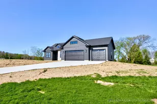 4596 Winding Crk Ln, Zeeland, MI 49464 - Photo 4
