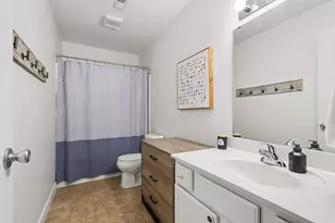 10108 Castle Creek Cir, Galesburg, MI 49053 - Photo 24