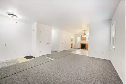 152 W D Avenue, Kalamazoo, MI 49009 - Photo 6